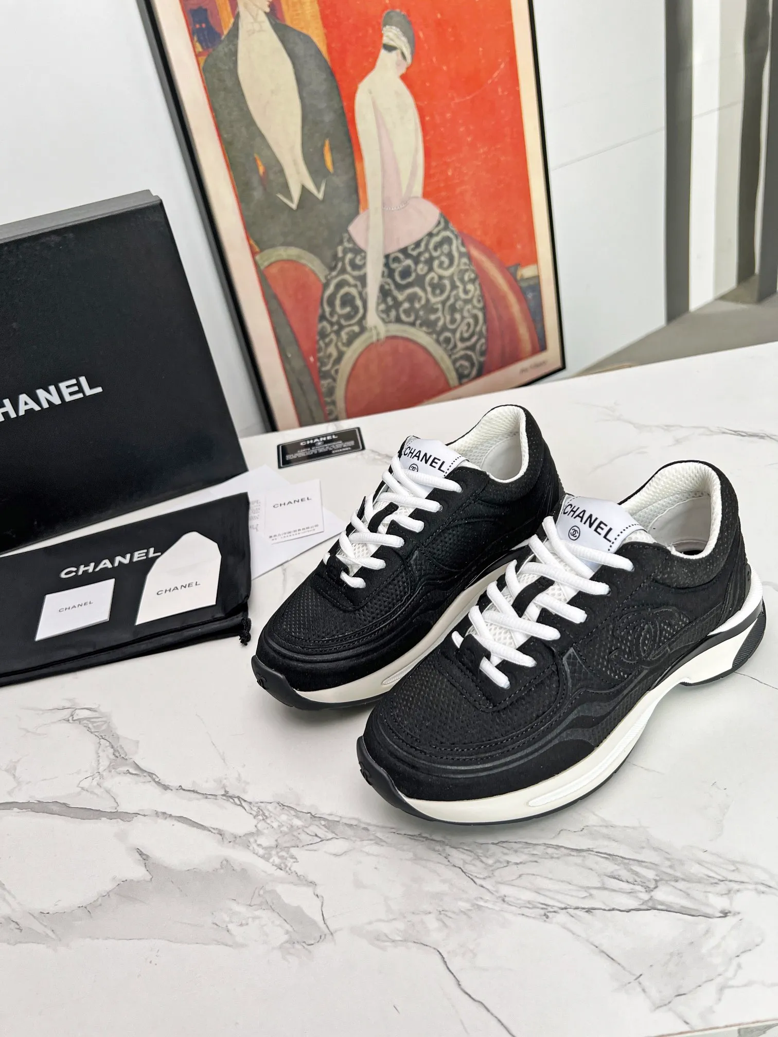 👟👟Ex-factory price 640👟👟 chanel Chanel 2024 early spring vacation series latest casual sports shoes silver white, gold white, silver gray, black and red! Incomparably beautiful and easy to wear, very light, the lining is also super soft, super comfortable, the upper is breathable, the color is high-end and durable, versatile. Upper: cowhide and cloth stitching. Inner: breathable mesh. Original foam combination outsole. Size: 35-40.